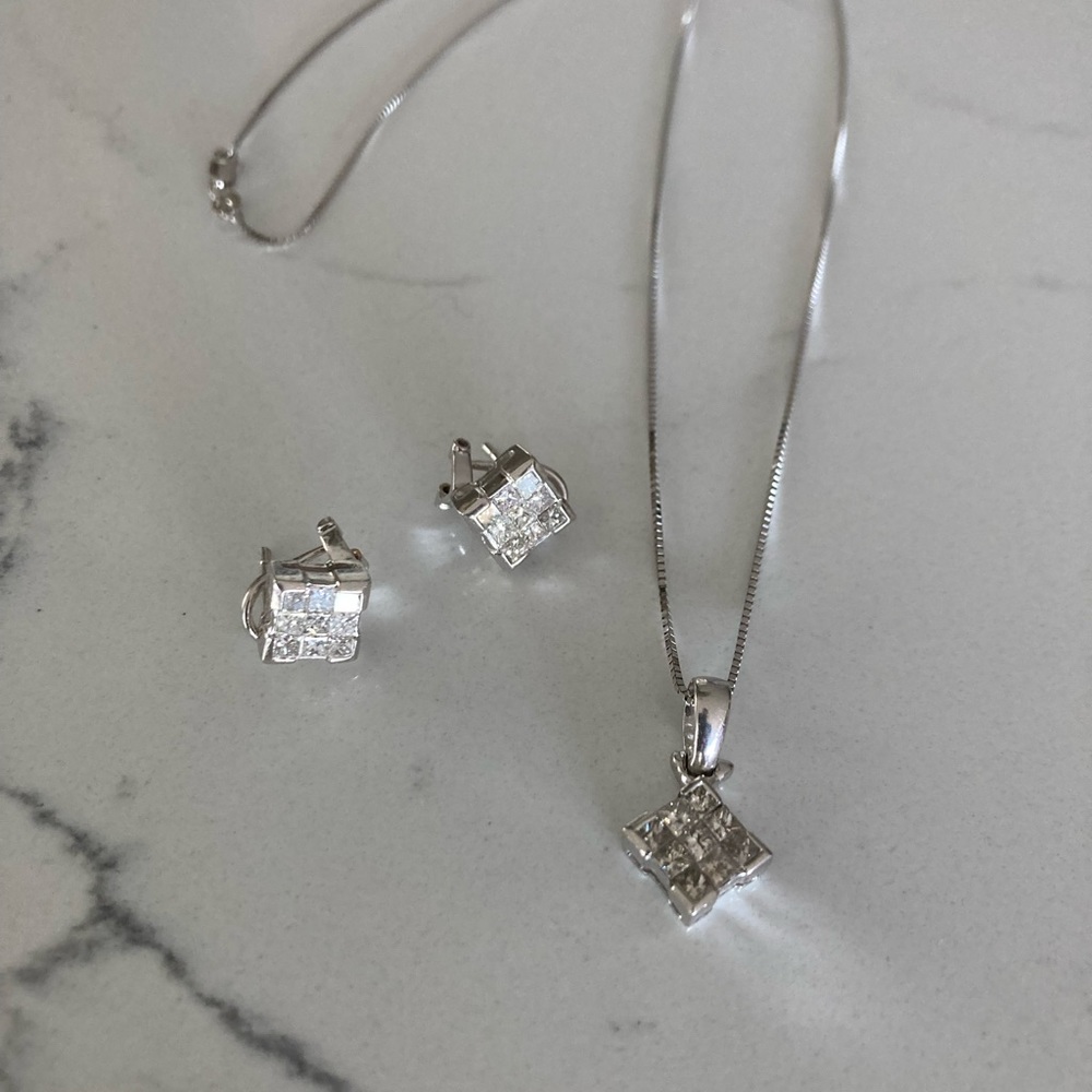 Beautiful Diamond Necklace and Earrings Set .